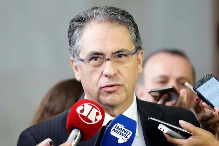 Zarattini comemora decisão de Lula de revogar processos de privatização de 10 estatais