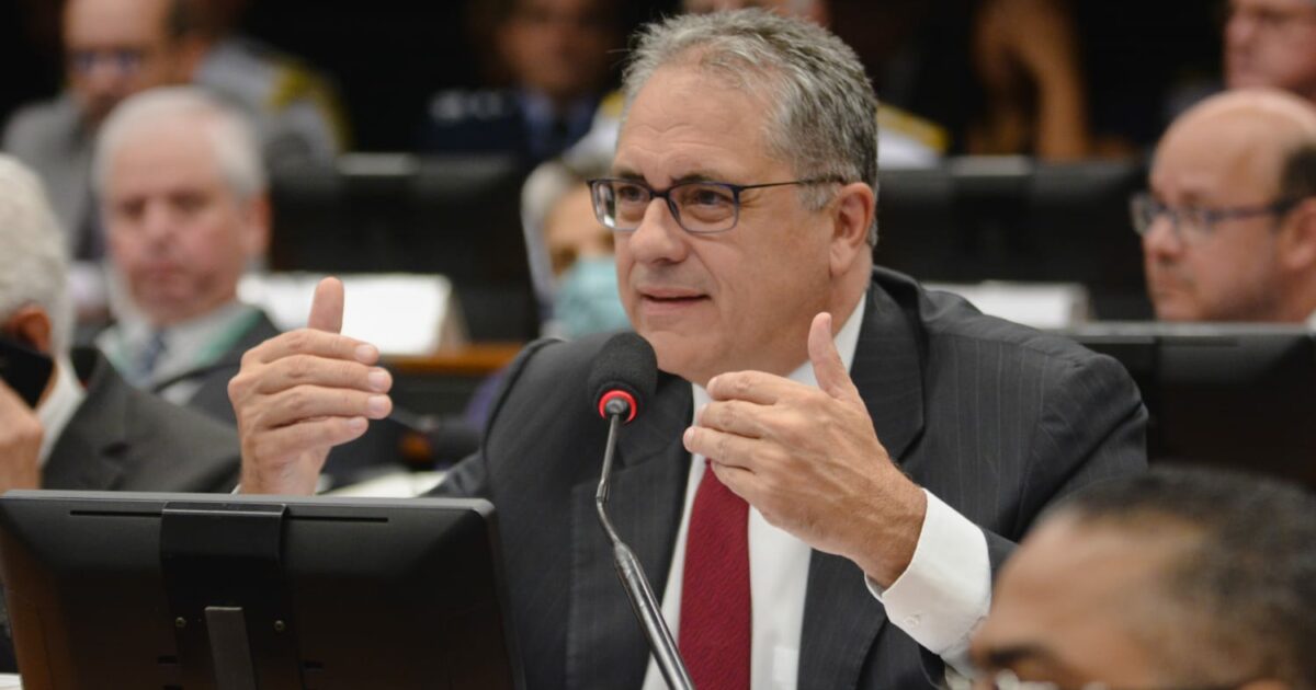 Zarattini defende derrubada de veto de Bolsonaro que garante energia mais barata para famílias de baixa renda