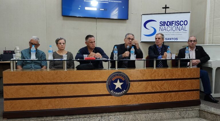 Auditores-Fiscais recebem apoio de Zarattini e assinam acordo para suspender mobilização da categoria