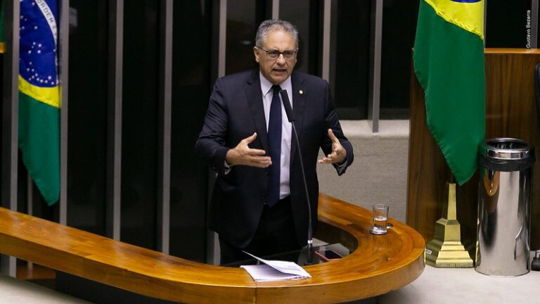 Com o voto do PT, Congresso derruba veto e mantém recursos para programas de eficiência energética