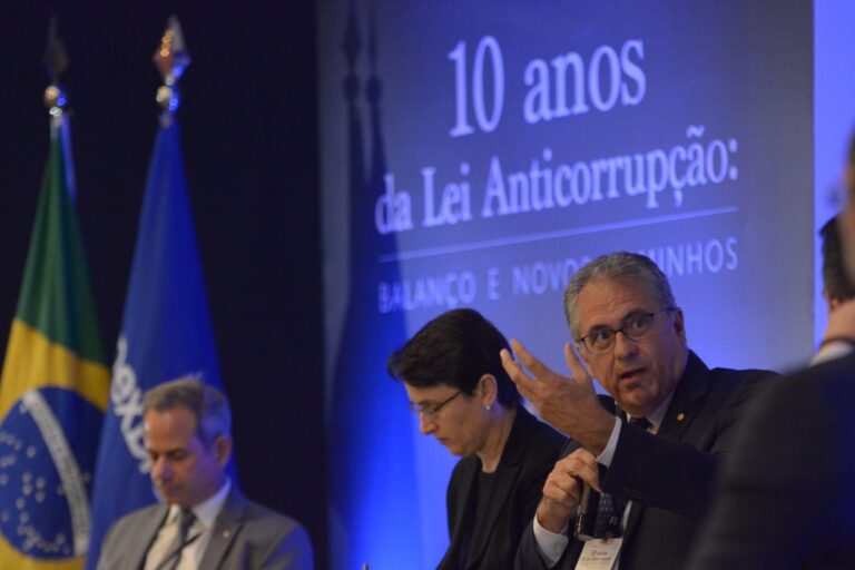 Lei Anticorrupção foi usada de forma política pela Operação Lava Jato, critica Zarattini