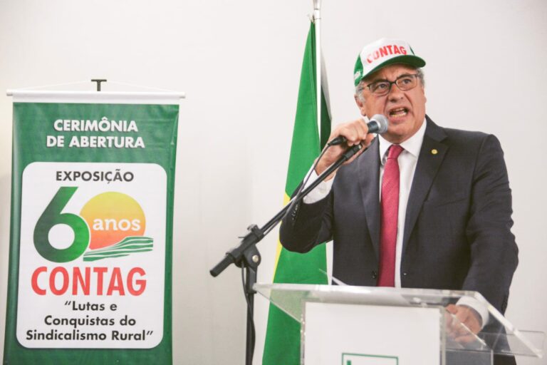 Zarattini participa do lançamento da exposição na Câmara dos Deputados que marca os 60 anos da Contag