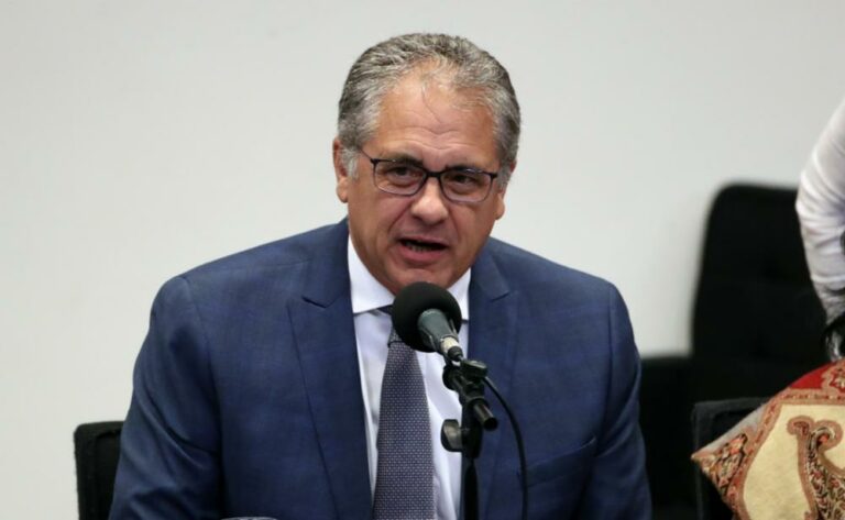 Zarattini critica participação de militares da ativa na política