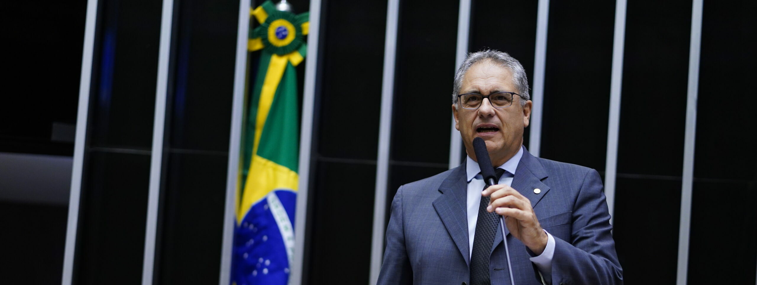 O governador Tarcísio mentiu para privatizar a Sabesp em São Paulo, denuncia Zarattini