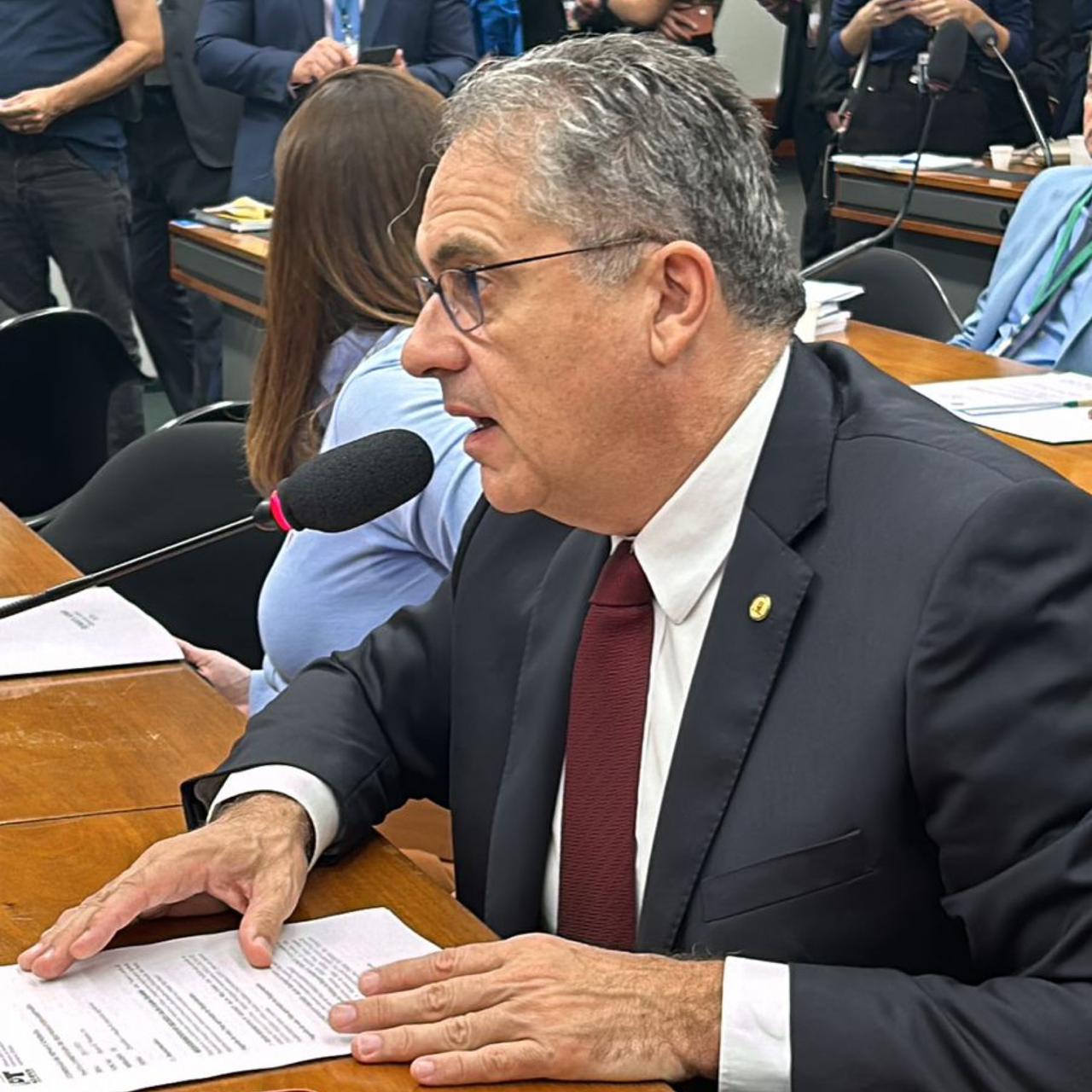 Na Câmara, Zarattini cobra fiscalização de serviços da Enel em São Paulo