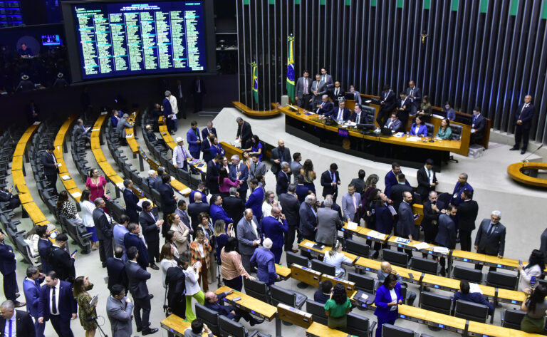 LDO-2024: PT vota a favor da lei que prioriza recursos para o combate à fome e redução das desigualdades