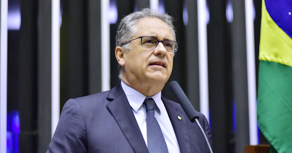 Zarattini defende que o Congresso fiscalize com mais rigor as agências de inteligência no Brasil