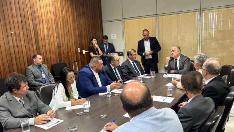 Taxista vai ganhar linha de financiamento para renovação da frota a juros mais baixos, anuncia Zarattini