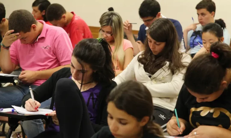 Governo Lula lança Fies Social para estudantes de baixa renda