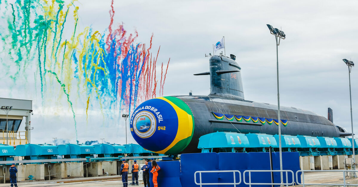 Submarino Tonelero: com Macron, Lula exalta “maior autonomia estratégica do Brasil”