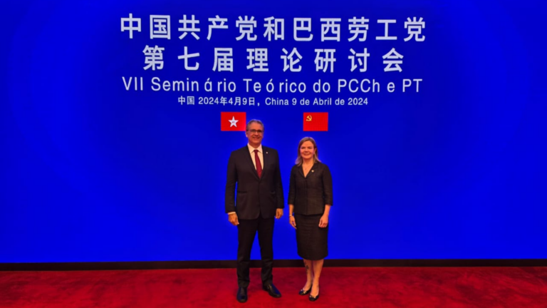 Zarattini vai à China para debater economia e política