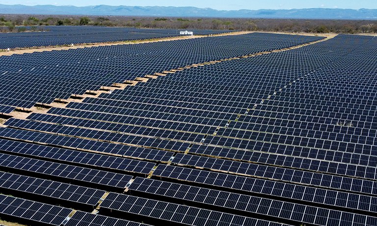 Câmara aprova programa que vai garantir energia solar para as famílias de baixa renda