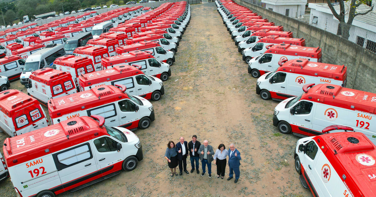 Presidente Lula entrega 280 novas ambulâncias para atendimento do Samu