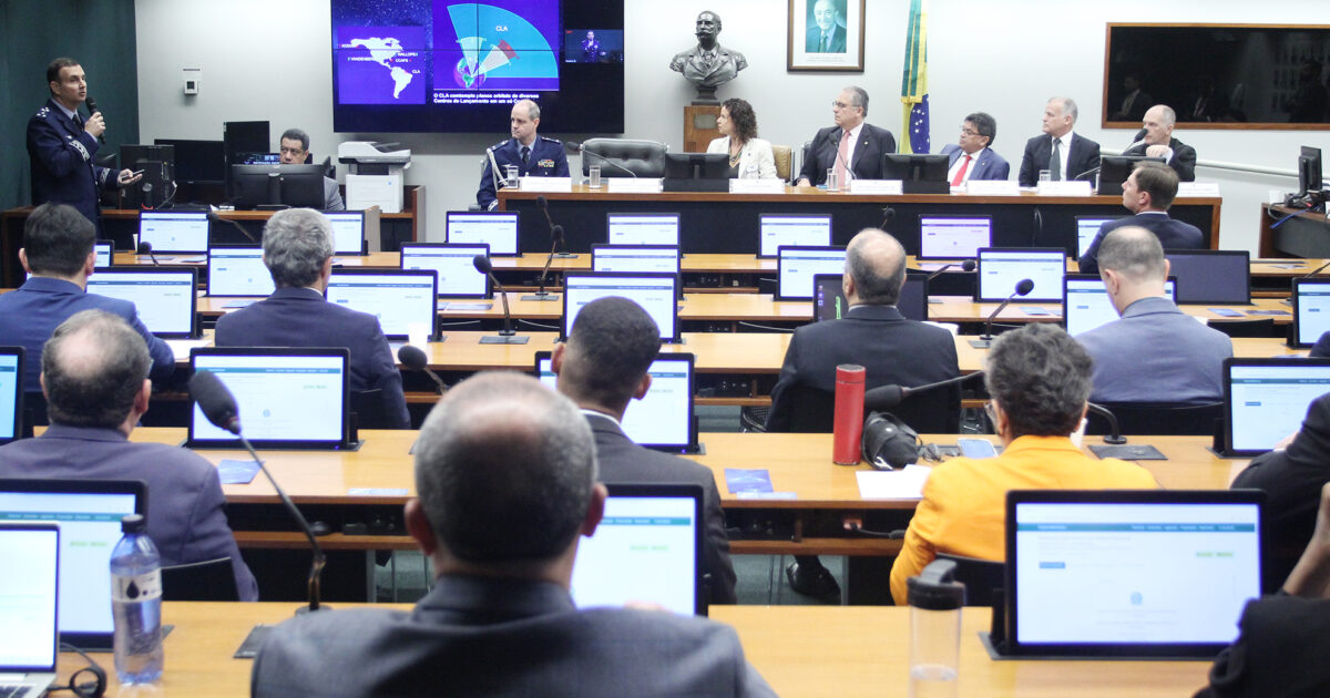 Comissões debatem criação de empresa pública do setor aeroespacial