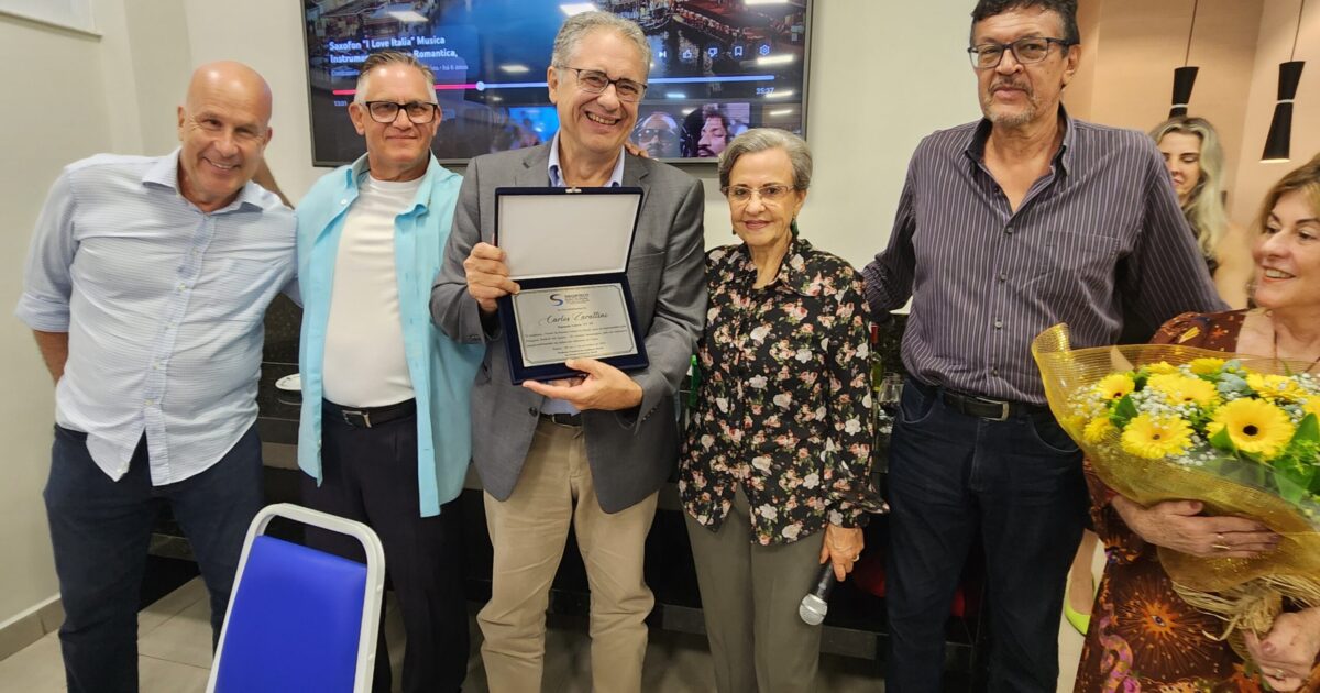 Noite do vinho e pizza na DS Santos comemora aniversariantes do mês e homenageia deputado Carlos Zarattini