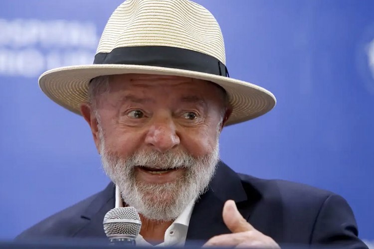 “É esse Lula que volta inteiro pra cuidar do Brasil”, diz presidente após alta hospitalar