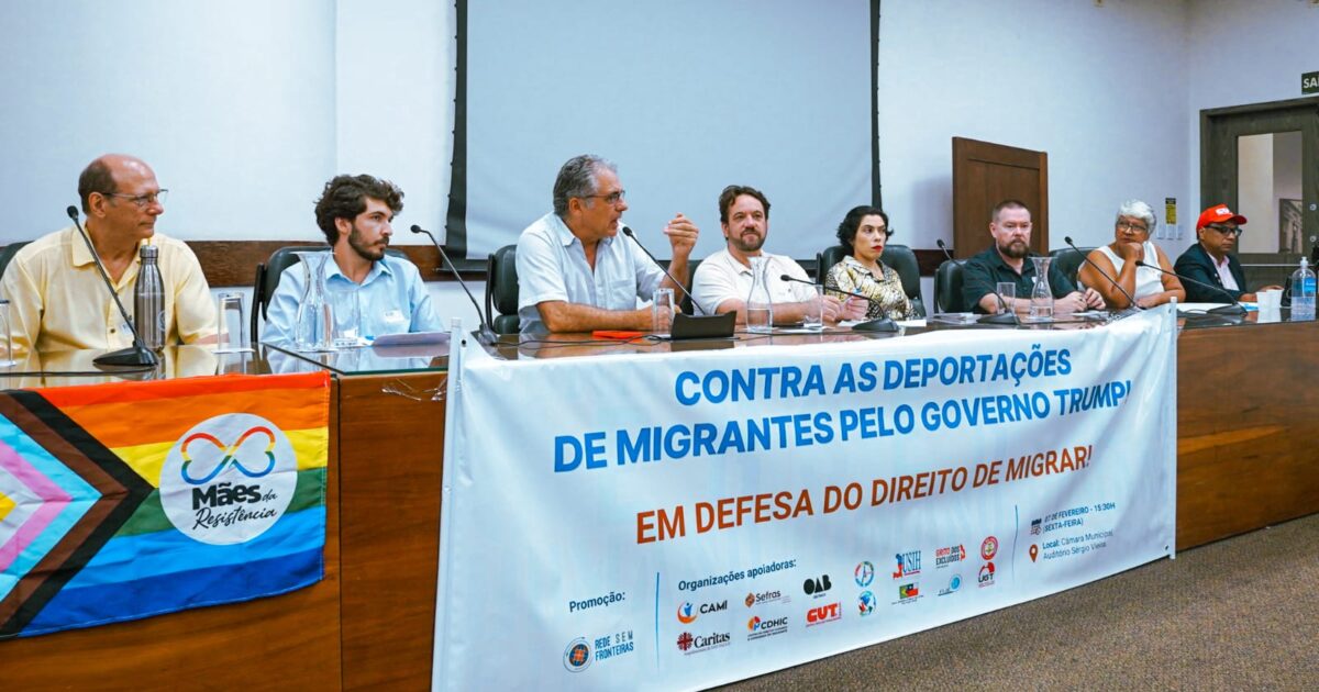 Zarattini participa ato político contra deportações de imigrantes pelo governo Trump