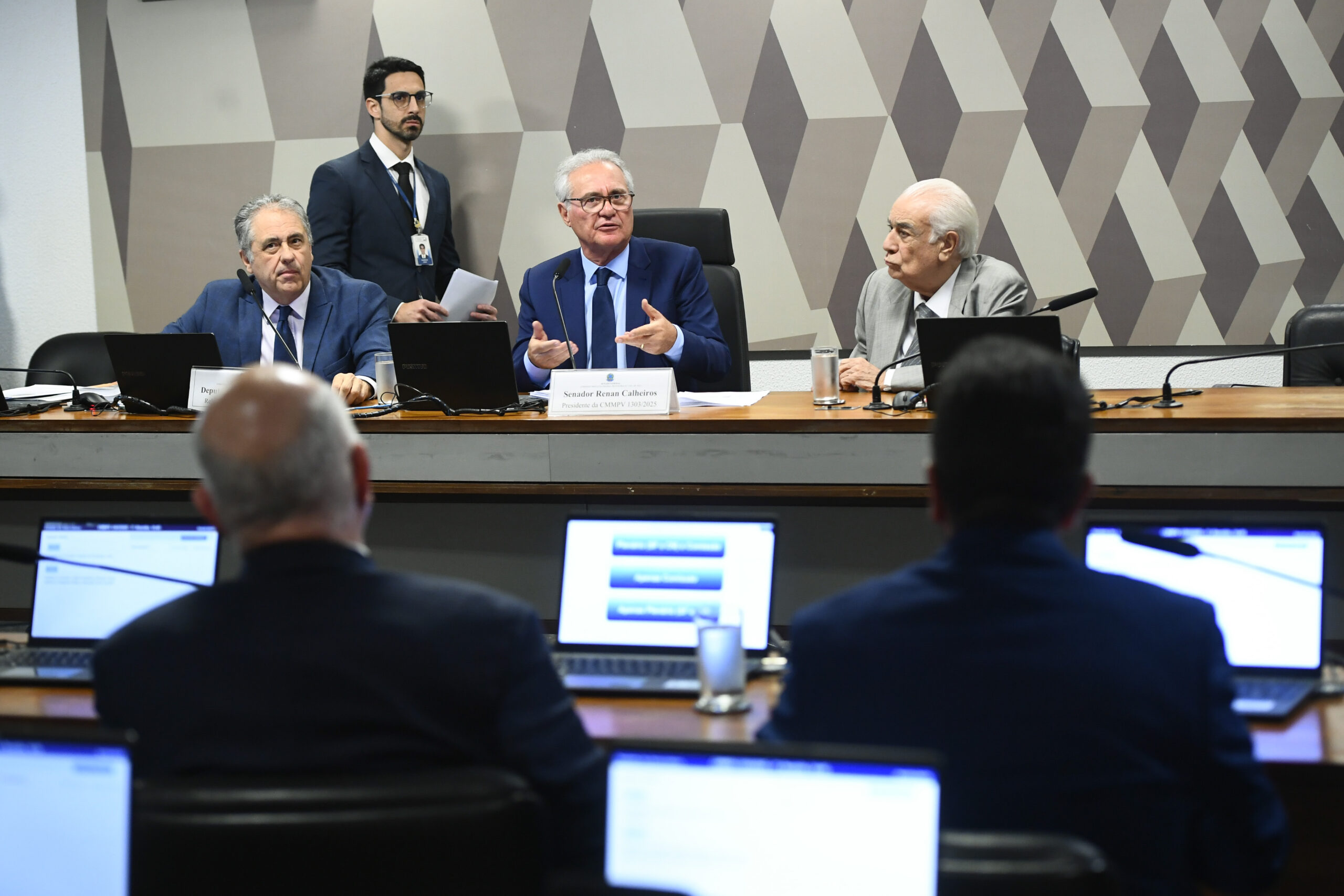 Zarattini assume relatoria da MP que pretende aumentar imposto de bets em alternativa ao IOF