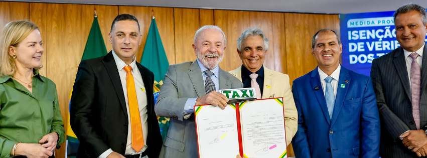 Governo Lula isenta taxistas da taxa de verificação de taxímetros