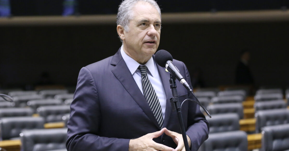 Zarattini defende aprovação de projeto que protege crianças em ambientes digitais