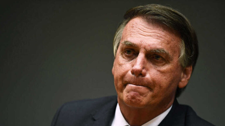 Zarattini questiona origem de R$ 44 milhões recebidos por Bolsonaro