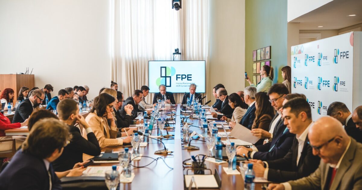 Zarattini reforça compromisso com justiça fiscal e cobrança de impostos sobre investimentos