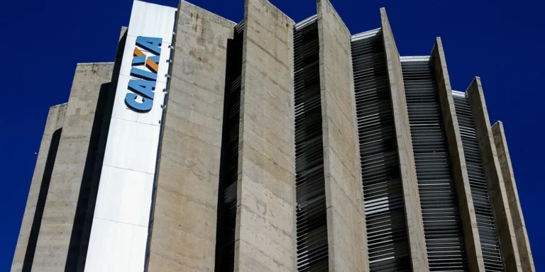 Fechamento de agências da Caixa em São Paulo mobiliza parlamentares e comunidade