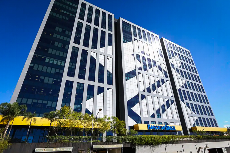 AGU aciona PF contra ataque coordenado de bolsonaristas ao Banco do Brasil