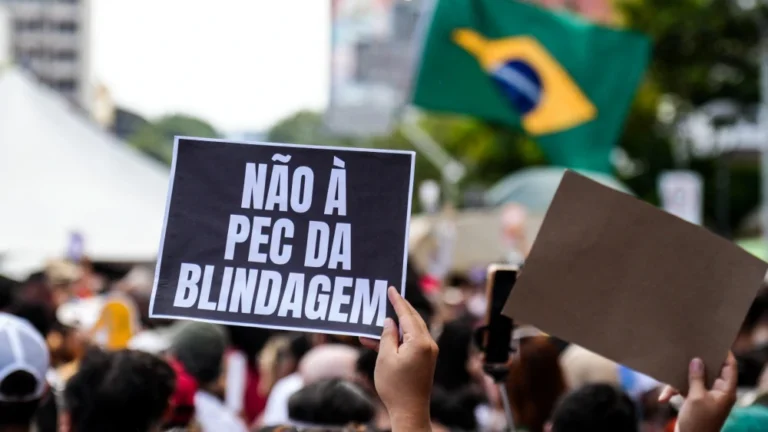 PEC da Blindagem é rejeitada no Senado