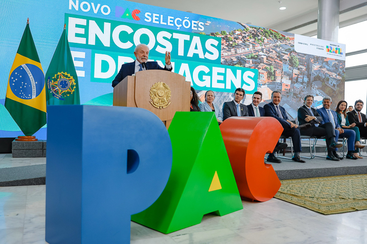 Lula anuncia R$ 11,7 bi para conter encostas: “Cuidar dos pobres é nossa maior prioridade”