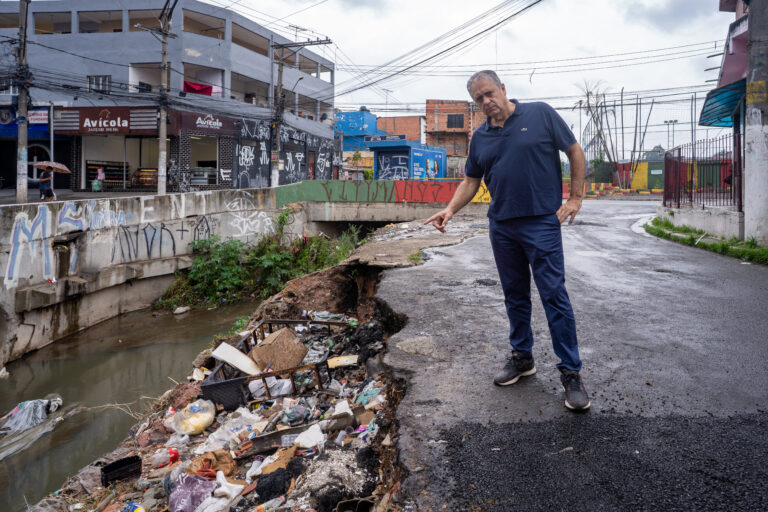 Zarattini e Donato atuam em parceria para resolver problema de enchentes na divisa entre São Paulo e Embu das Artes