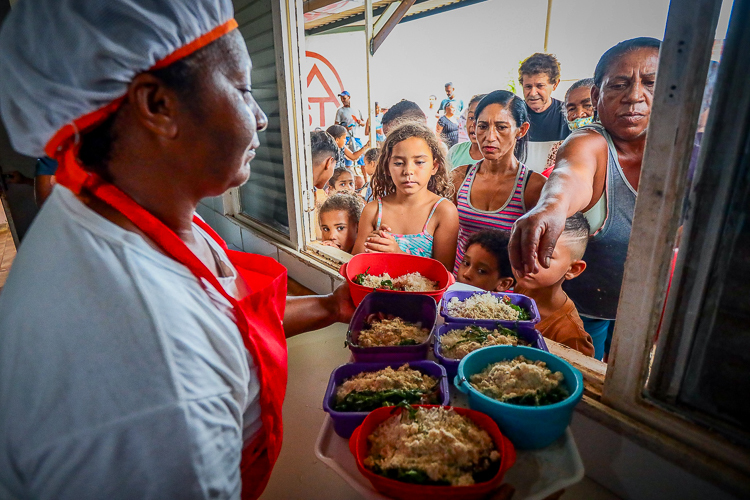 Brasil de volta ao mapa da esperança: Insegurança alimentar é a menor da história