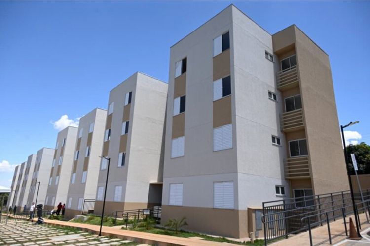 Em um só dia, mais de 1.400 famílias conquistam a casa própria