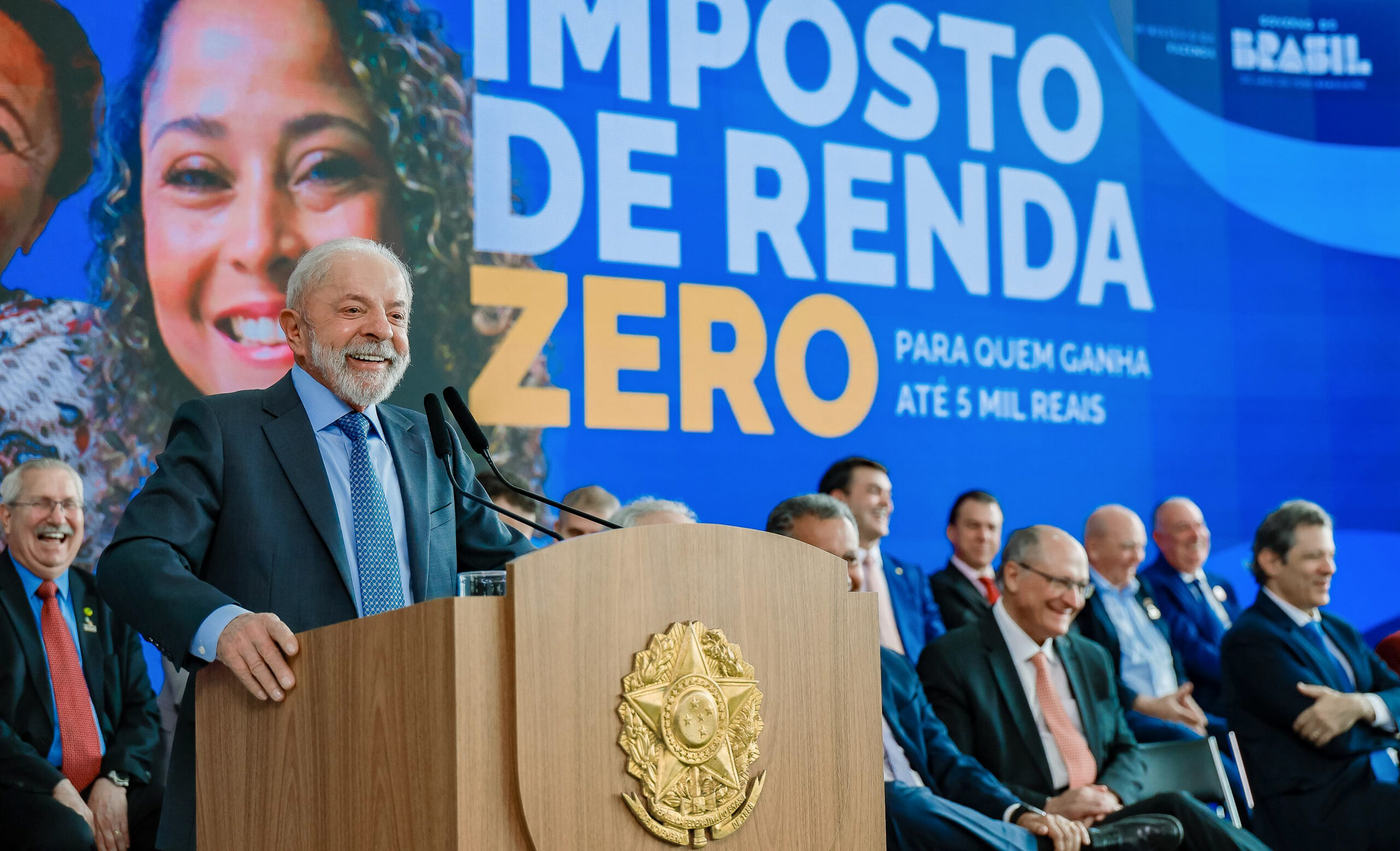 Lula zera IR até R$ 5 mil e faz justiça fiscal para 25 milhões