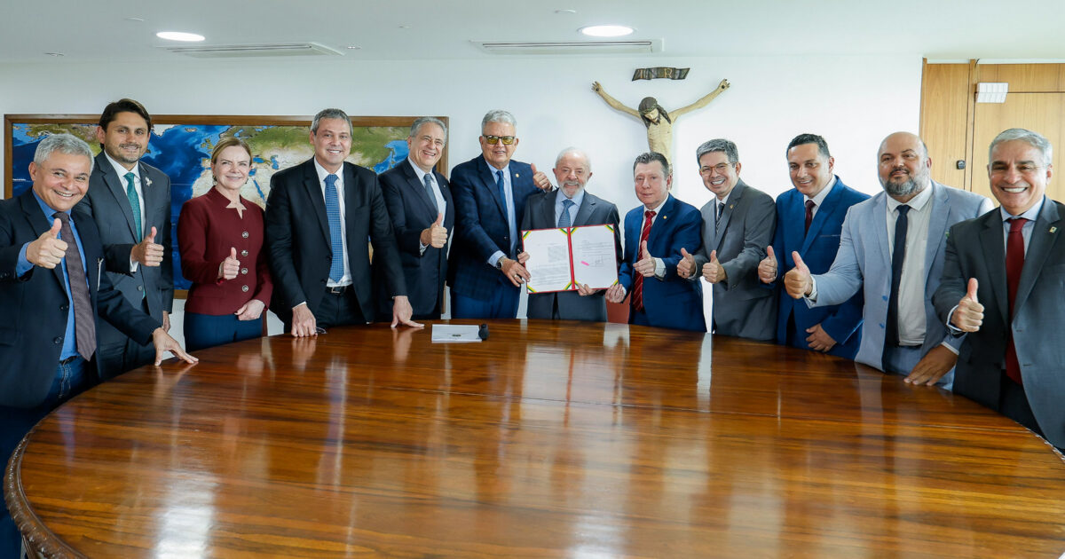 Zarattini garante direito à transferência de alvará para taxistas