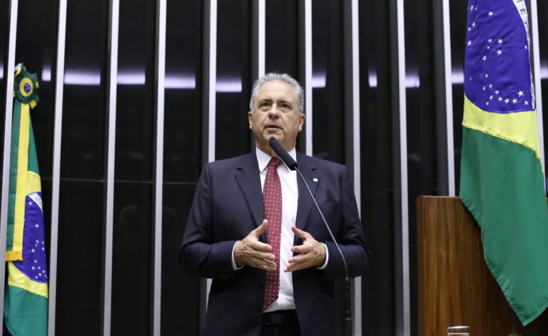 Zarattini critica ofensiva do empresariado contra o fim da escala 6×1