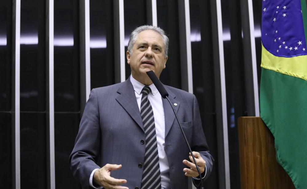 Zarattini apresenta projeto que garante incentivos à indústria química nacional