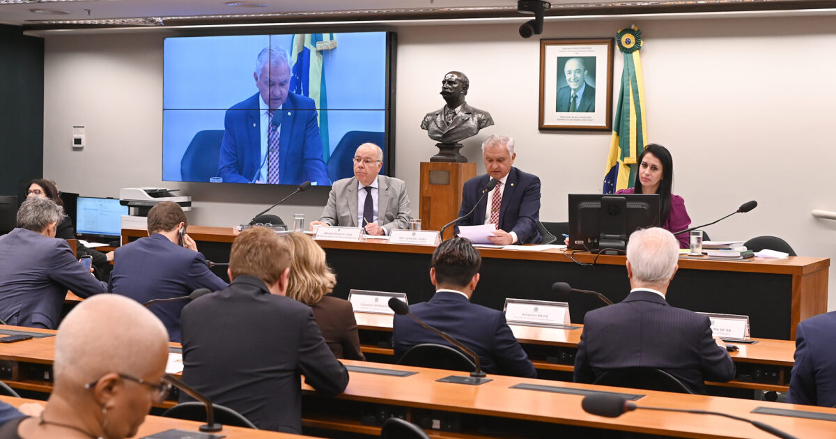 Zarattini reage à tentativa de classificar facções como terroristas e aponta risco à soberania do Brasil