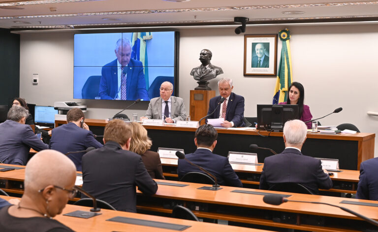 Zarattini reage à tentativa de classificar facções como terroristas e aponta risco à soberania do Brasil