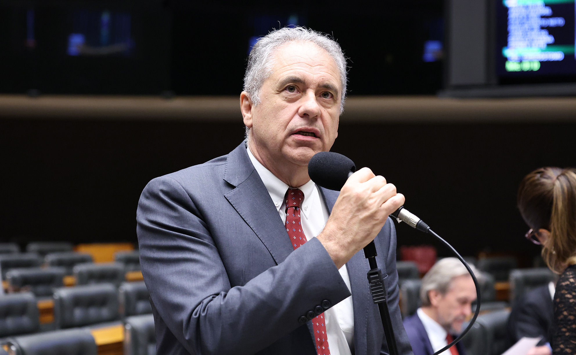“Lula virou o jogo e vai crescer nas próximas pesquisas”, diz Zarattini