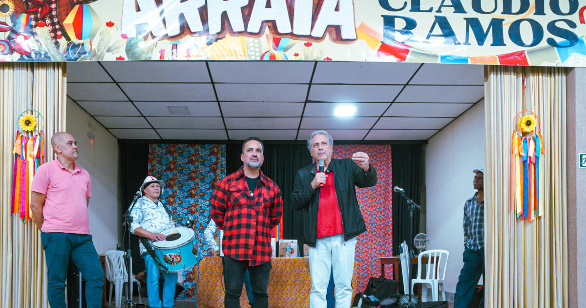 Zarattini participa de arraiá e destaca investimentos destinados a Ferraz de Vasconcelos