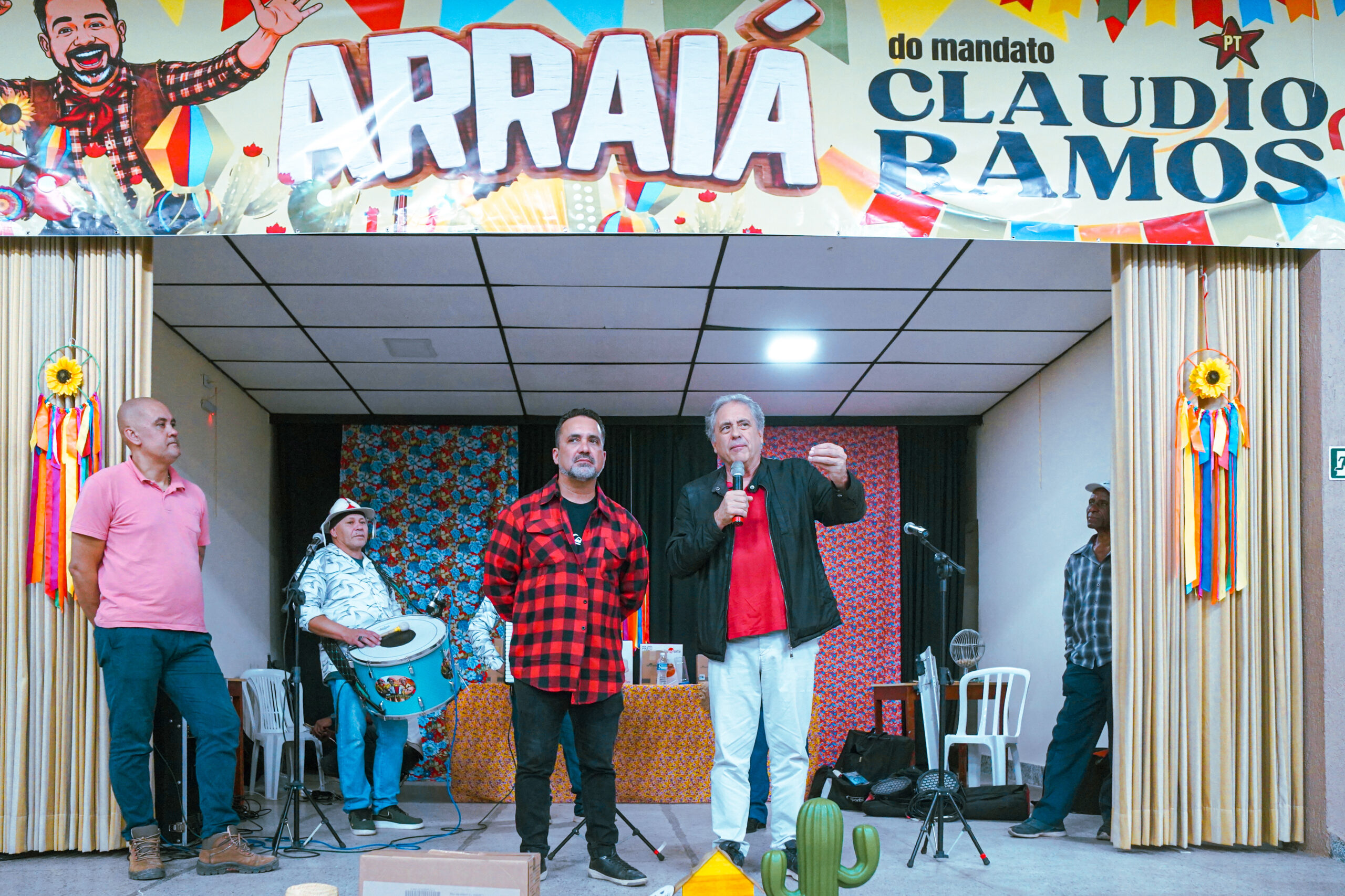 Zarattini participa de arraiá e destaca investimentos destinados a Ferraz de Vasconcelos